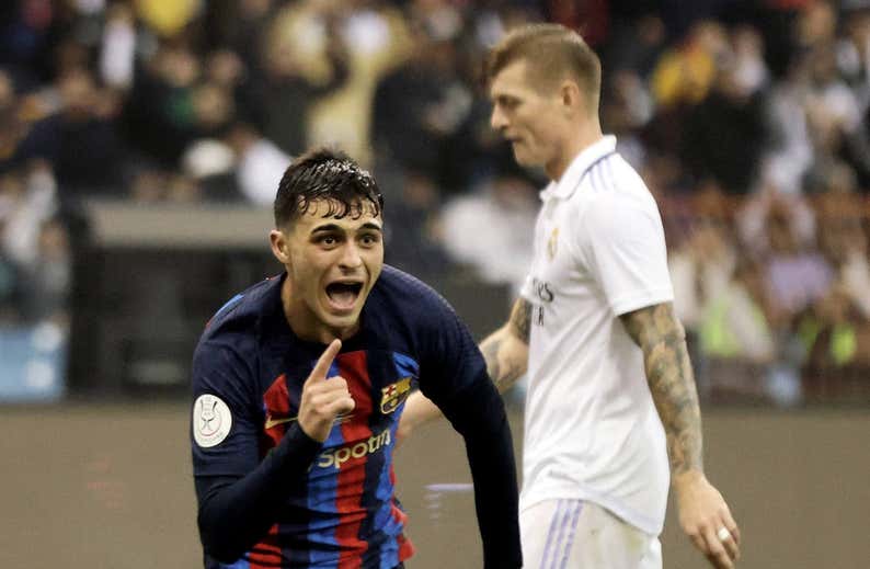 Un Barça Supercampeón deja al Madrid con un superbajón