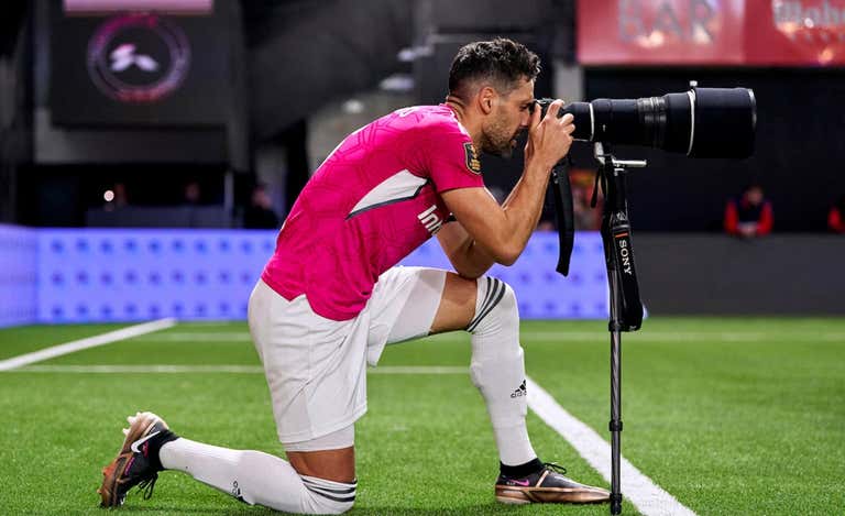Gabriel Cichero en un partido con Porcinos.