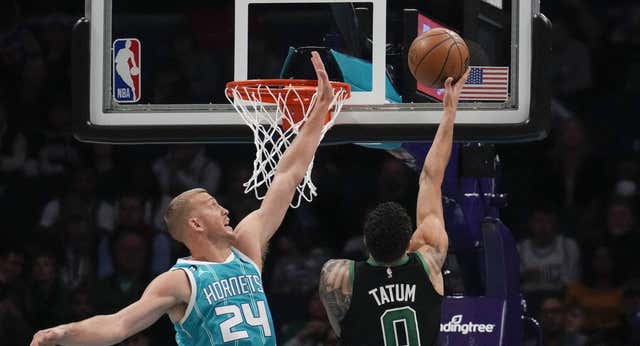 Jayson Tatum sigue reescribiendo la historia de los Celtics