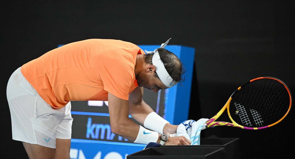 Rafael Nadal, tras lesionarse en el Open de Australia 2023. /EFE