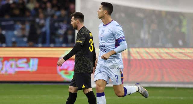 Los Cristiano – Messi nunca son amistosos: golpes, goles, una roja…