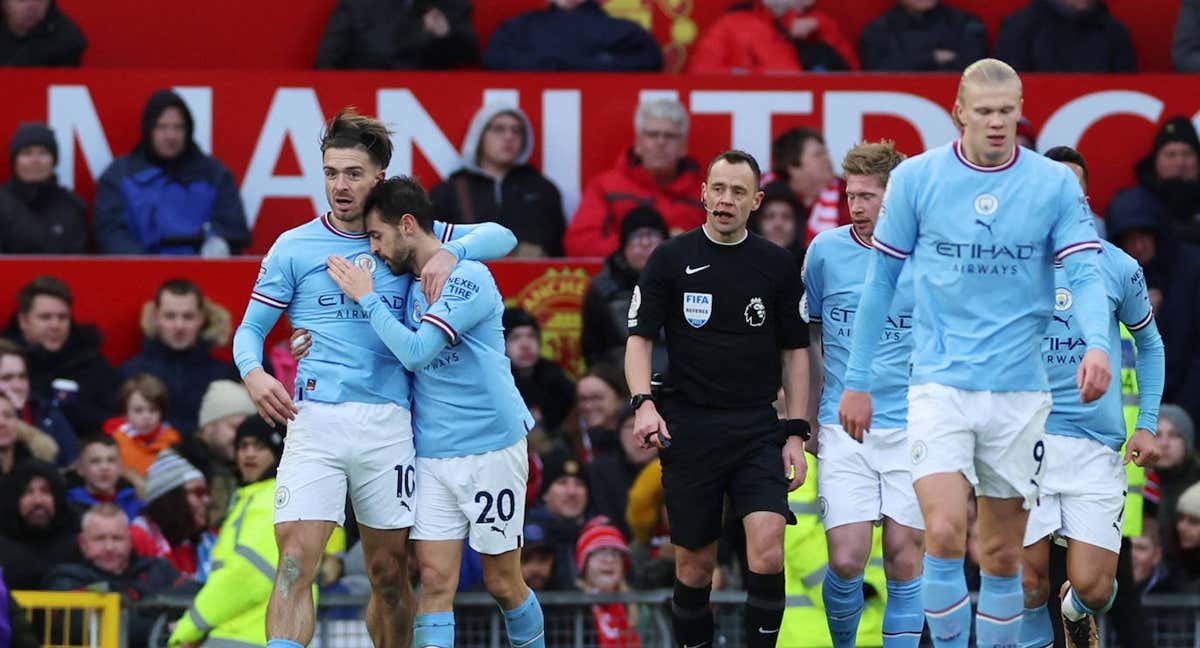 Jugadores del Manchester City celebrando un gol en Old Trafford./Reuters