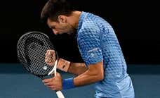 Novak Djokovic vence, pero no convence: supera a Dimitrov pese a sus dudas físicas