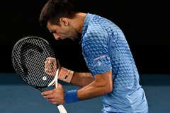 Djokovic vence, pero no convence: supera a Dimitrov y acrecienta sus dudas físicas