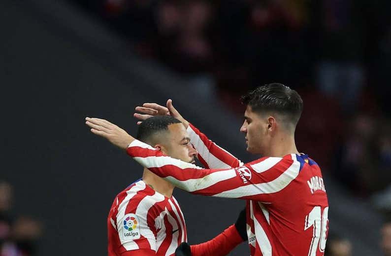 Depay despierta el instinto goleador de Morata y Griezmann