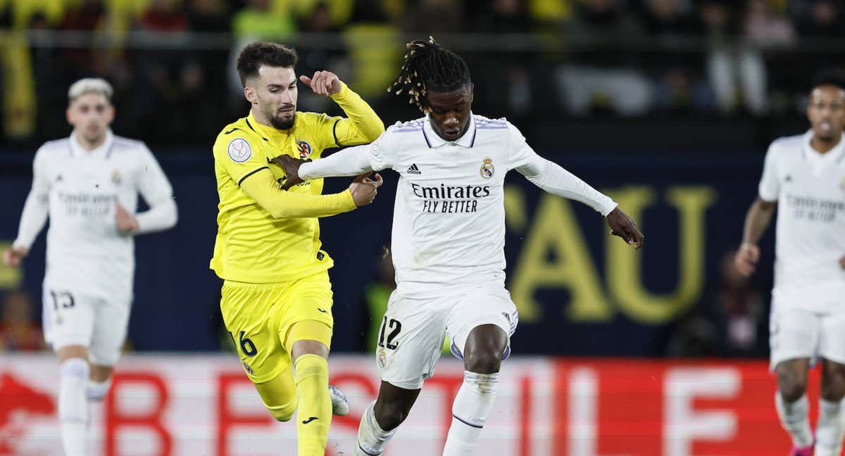Camavinga, el pasado jueves, conduce el balón en el partido ante el Villarreal.