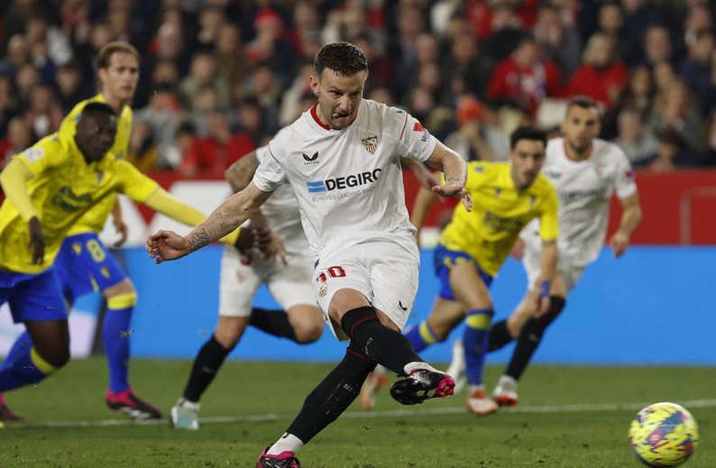 Rakitic toma el mando