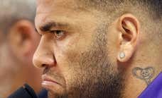 Más testigos contra Dani Alves, que contrata al abogado de Messi para llevar su defensa