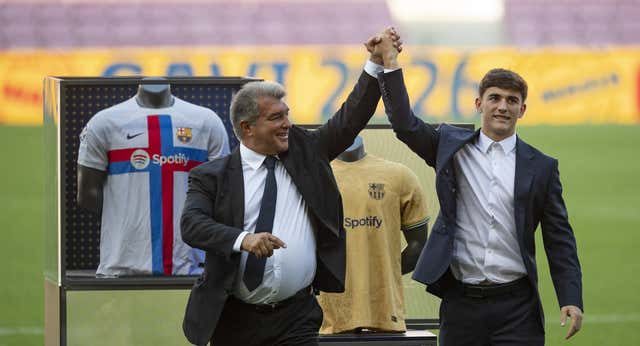 El problemón que hay en el Barça tras la imposibilidad de inscribir a Gavi
