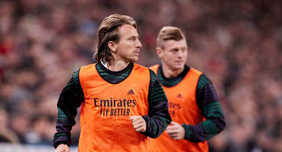 Modric y Kroos, calentando en San Mamés./EP