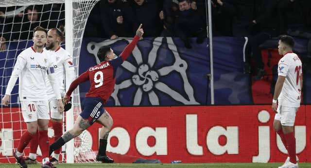 Chimy y Abde prenden Pamplona y congelan al Sevilla