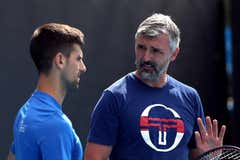 El entrenador de Djokovic: “El 97% de los tenistas se habría retirado con su lesión”