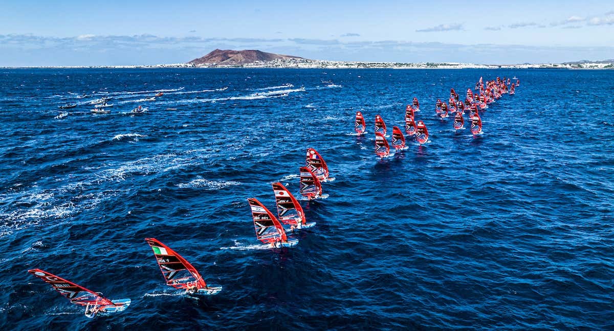 Espectacular salida de IQFoil. /SAILING ENERGY
