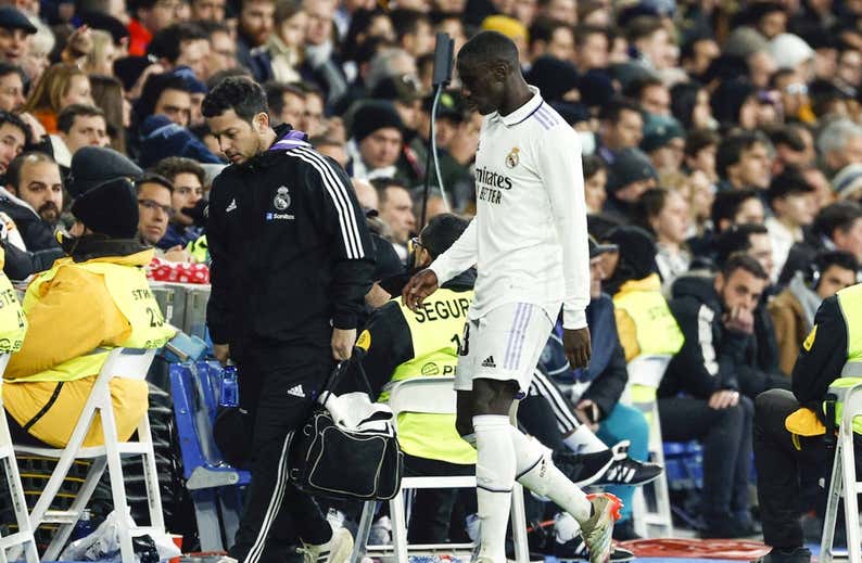 Problemón para Ancelotti: Mendy se perderá la eliminatoria ante el Liverpool