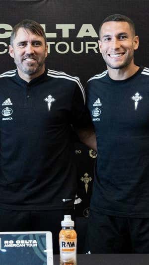 Hugo Mallo y Eduardo Coudet, el pasado verano en la pretemporada del Celta.  RC Celta