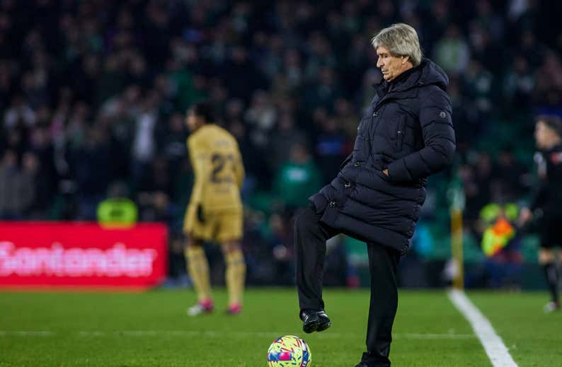 Pellegrini defiende a los árbitros: “Es imposible llegar a los cero errores”