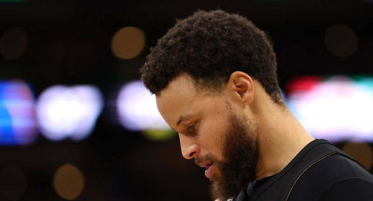 Stepehn Curry, pensativo, antes de un partido de esta temporada. /AFP