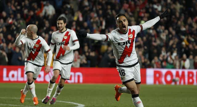 El Rayo rompe etiquetas: juego atractivo con balón largo y una buena defensa