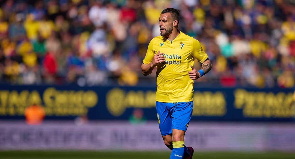 Álvaro Negredo en un partido con el Cádiz./GETTY