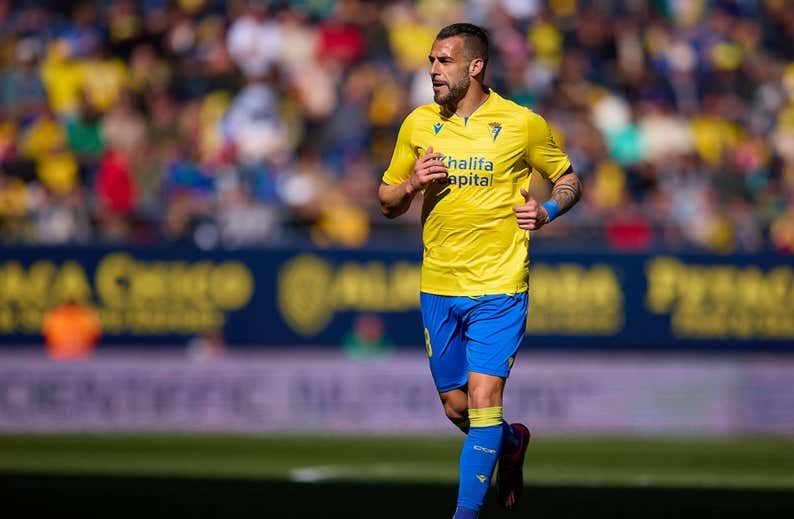 El Cádiz inicia contactos para renovar a Negredo
