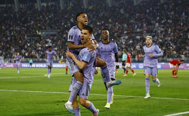 Ceballos y Rodrygo, tras fabricar el 1-3.  REUTERS
