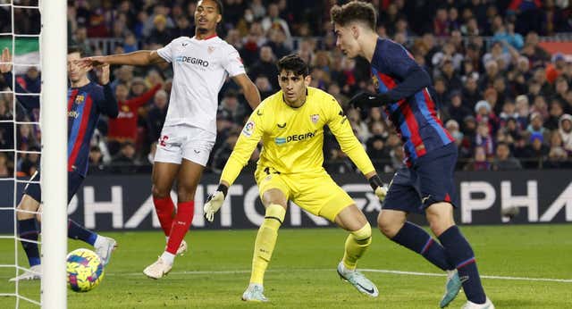 Ni Bono puede frenar la sangría de este Sevilla