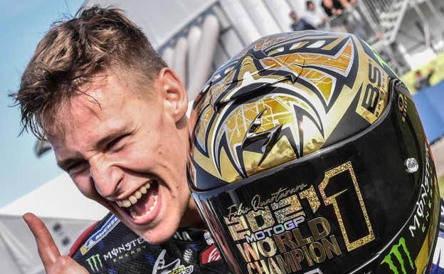 Fabio Quartararo, tras proclamarse campeón del mundo en Misano 2021.  AFP