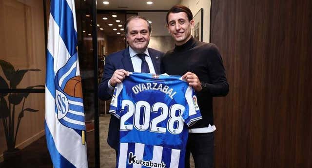 Oyarzabal será ‘txuri urdin’ hasta 2028: una renovación que vale su peso en oro