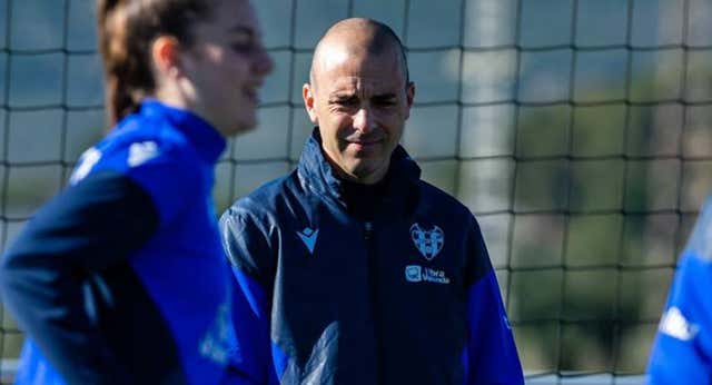 Sánchez-Vera: «El Levante sabía que había perdido sus raíces y tenía que encontrarlas»
