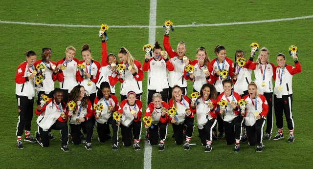 La selección femenina de Canadá vuelve al campo: «Nos vemos forzadas a volver a trabajar»