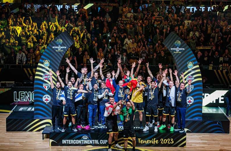 El Lenovo Tenerife levanta su tercera Copa Intercontinental