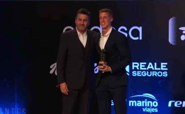 Alberto Díaz tras recoger el premio Gigante al Mejor Defensor.  Gigantes del Basket