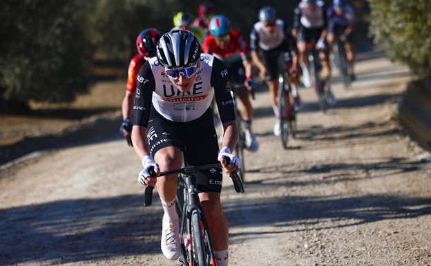 Tadej Pogačar asesta su ataque definitivo en la Clásica Jaén Paraíso Interior.  CLÁSICA JAÉN PARAÍSO INTERIOR / SPRINT CYCLING
