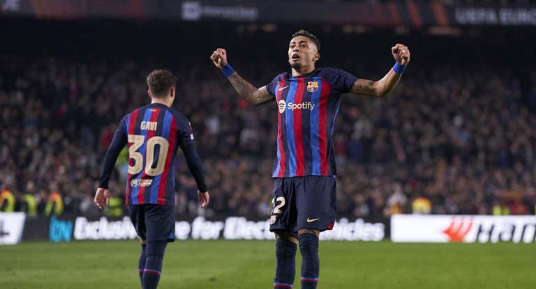 Raphinha celebra su gol.