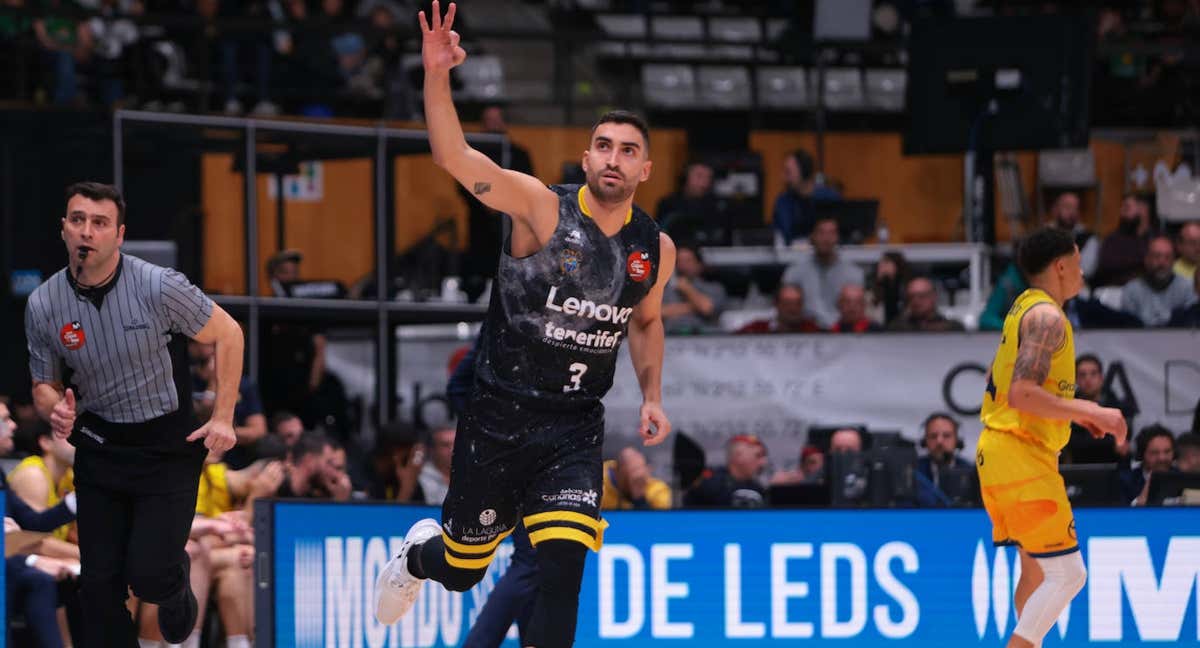 Jaime Fernández celebra un triple ante el Gran Canaria. /ACB MEDIA