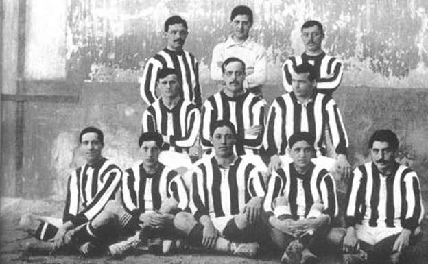 Imagen extraída del libro 'Instantes de una historia diferente'.  Club Atlético de Madrid S.A.D. 2003.