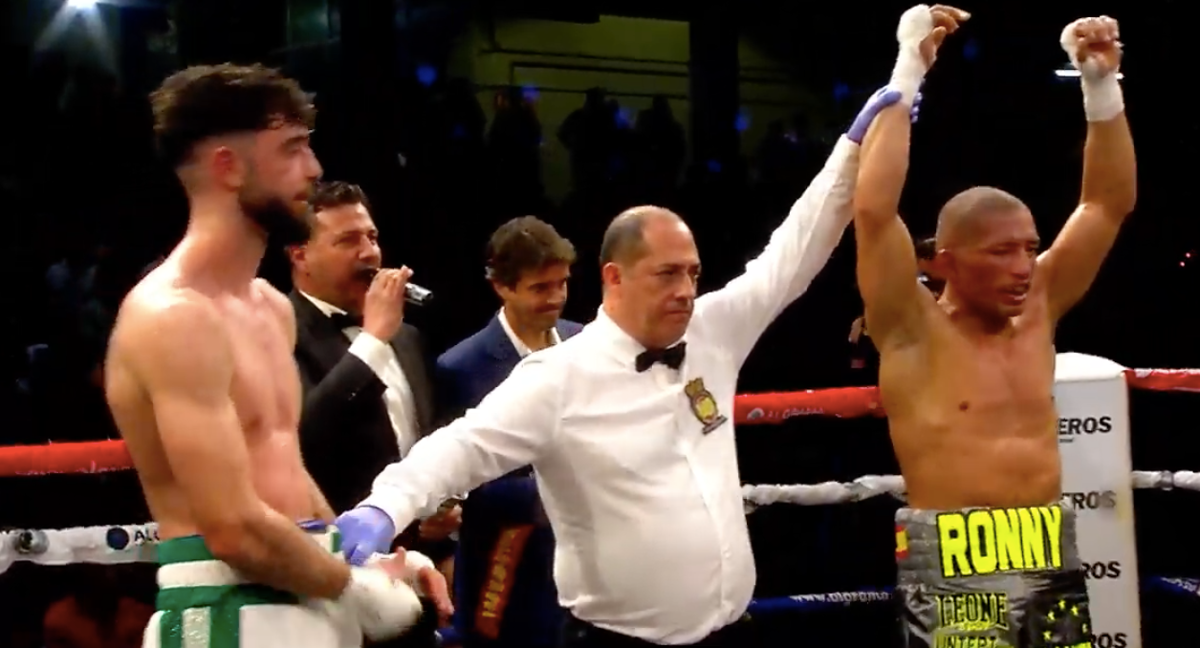 Ronny Landaeta celebra su victoria ante José Luis Navarro Jr../Captura de televisión