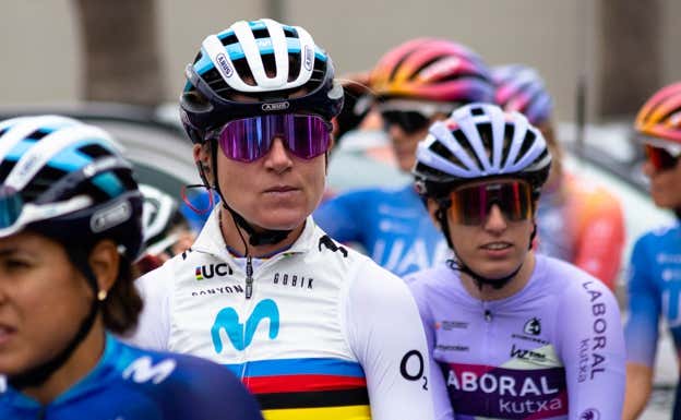 Annemiek van Vleuten, en una salida de la Setmana Valenciana.  FRAN REYES