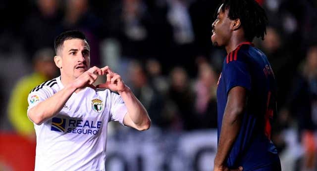 Alavés y Eibar disfrutan el carnaval, el Sporting se asusta y el VAR deja en Huesca una jugada para aprender