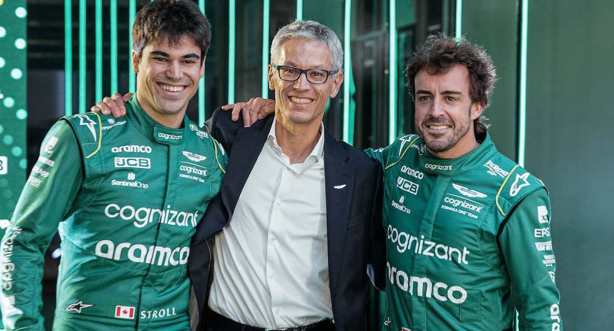 Lance Stroll, Mike Krack y Fernando Alonso, durante la presentación de Aston Martin. /Aston Martin