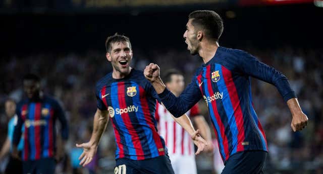Ferran oposita a la plaza de Sergi Roberto en Old Trafford