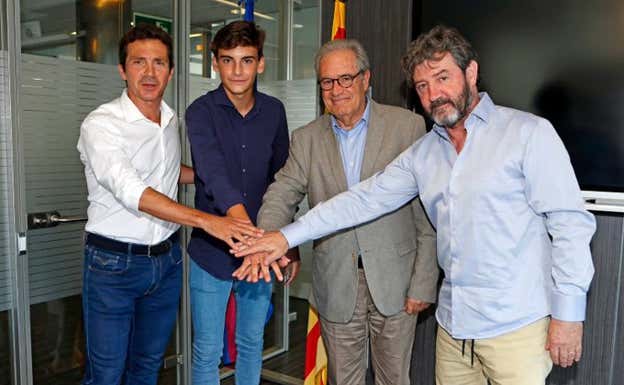 El FC Barcelona anuncia el fichaje de Javi Villar. @FCBmasia