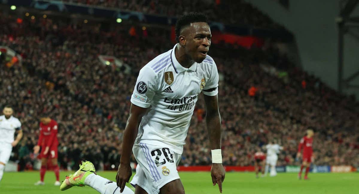 Vinicius celebrando su segundo gol en Anfield./Reuters