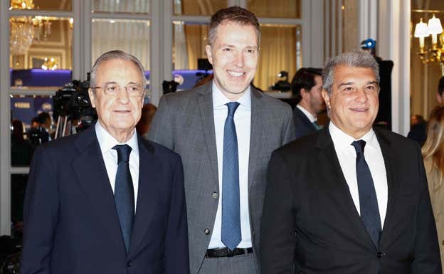 Florentino Pérez y Joan Laporta con Bernd Reichart, CEO de la Superliga. EP