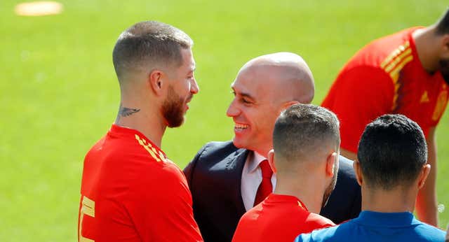 Sorpresa y decepción en la Federación por las formas de Sergio Ramos