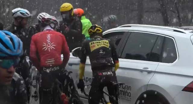 La nieve suspende la etapa de O Gran Camiño en el debut del campeón del Tour Jonas Vingegaard