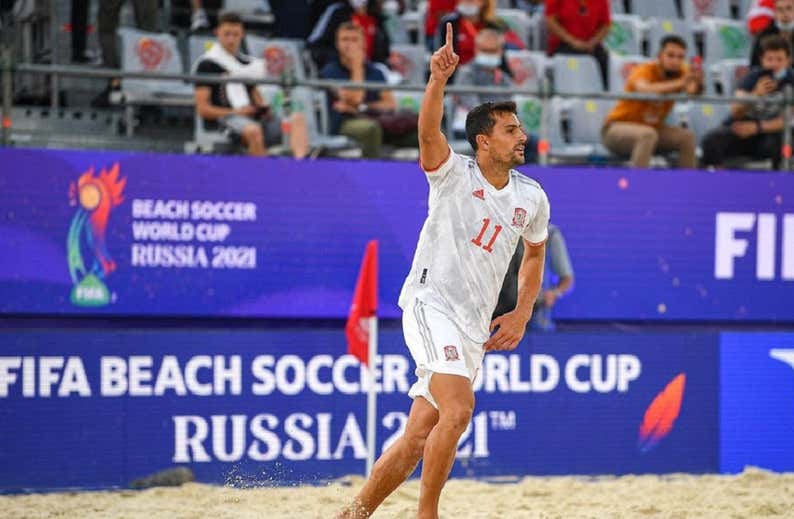 ¿Una Kings League de fútbol playa? La petición de Chiky Ardil, aspirante español al Balón de Oro