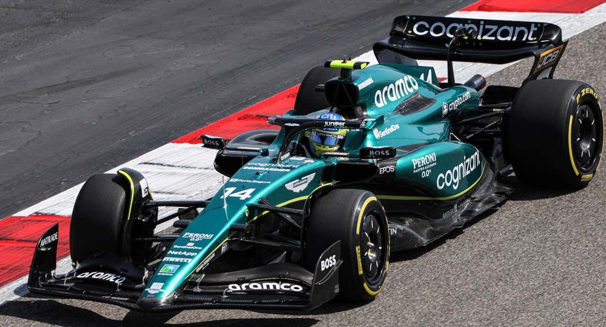 Fernando Alonso durante los test de Baréin. /EP