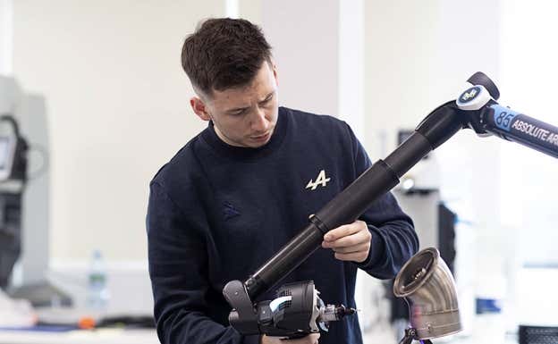 Proceso de fabricación de piezas de un F1 en la fábrica de Enstone.  Alpine F1