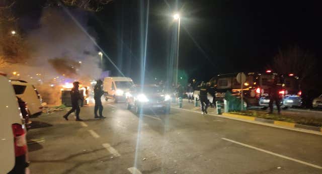 Cargas policiales contra los ultras de Osasuna en la previa ante el Athletic